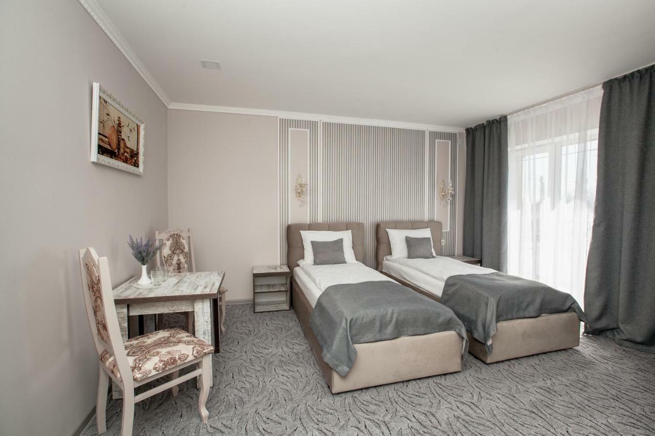 Mon Ami Hotel ايفانو - فرانكيفسك المظهر الخارجي الصورة