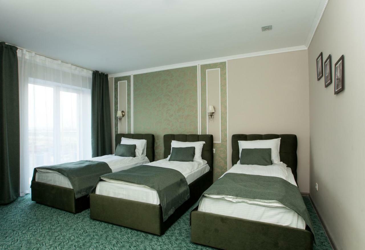 Mon Ami Hotel ايفانو - فرانكيفسك المظهر الخارجي الصورة