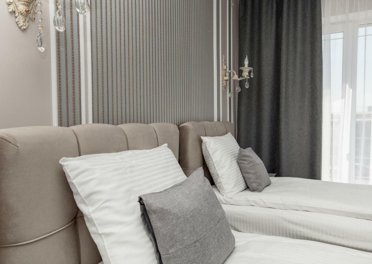 Mon Ami Hotel ايفانو - فرانكيفسك المظهر الخارجي الصورة