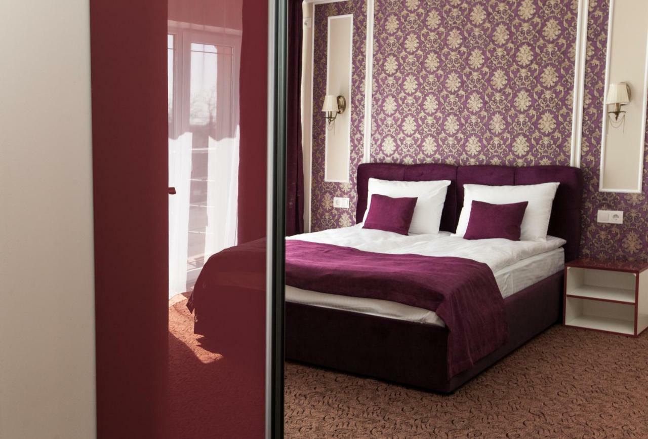 Mon Ami Hotel ايفانو - فرانكيفسك المظهر الخارجي الصورة