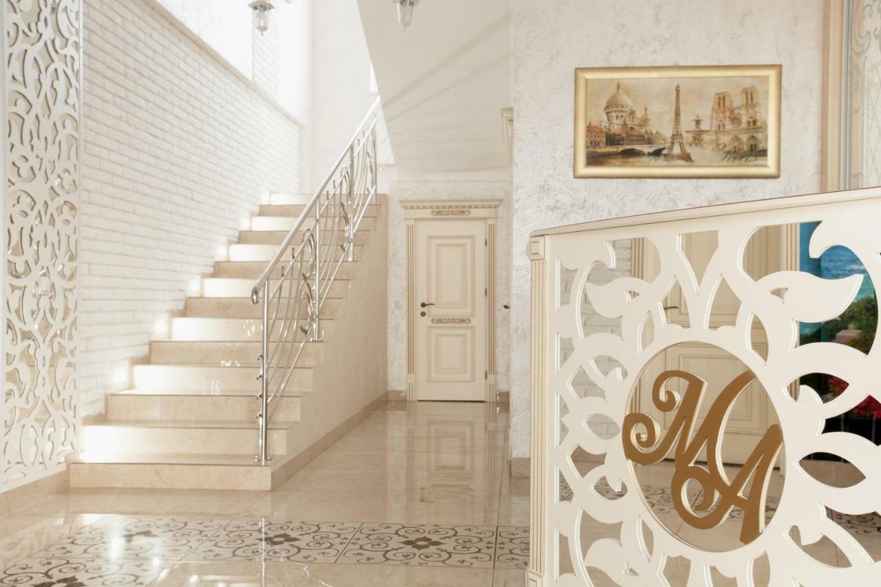 Mon Ami Hotel ايفانو - فرانكيفسك المظهر الخارجي الصورة